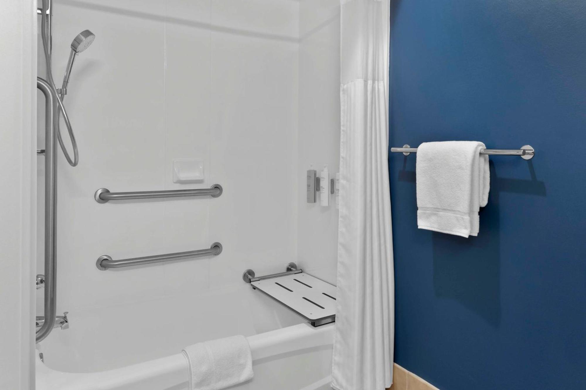 Spark By Hilton Newcomerstown Экстерьер фото