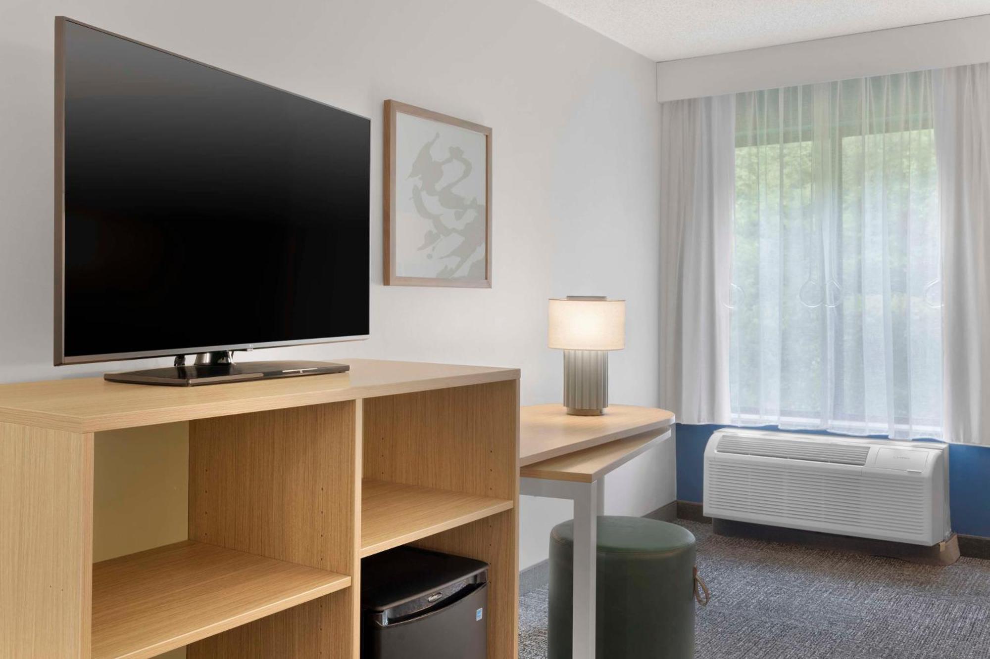 Spark By Hilton Newcomerstown Экстерьер фото